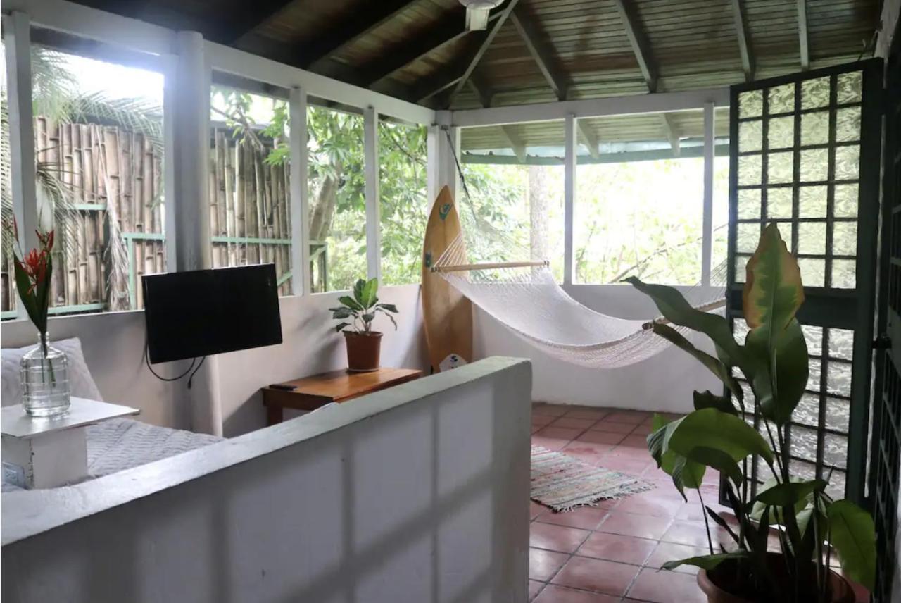 Bed and Breakfast Casa Geraldo à Manuel Antonio Extérieur photo