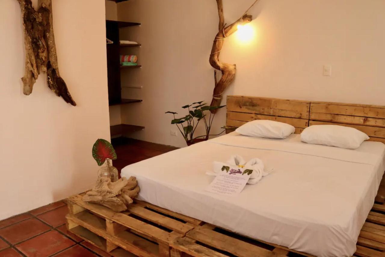 Bed and Breakfast Casa Geraldo à Manuel Antonio Extérieur photo