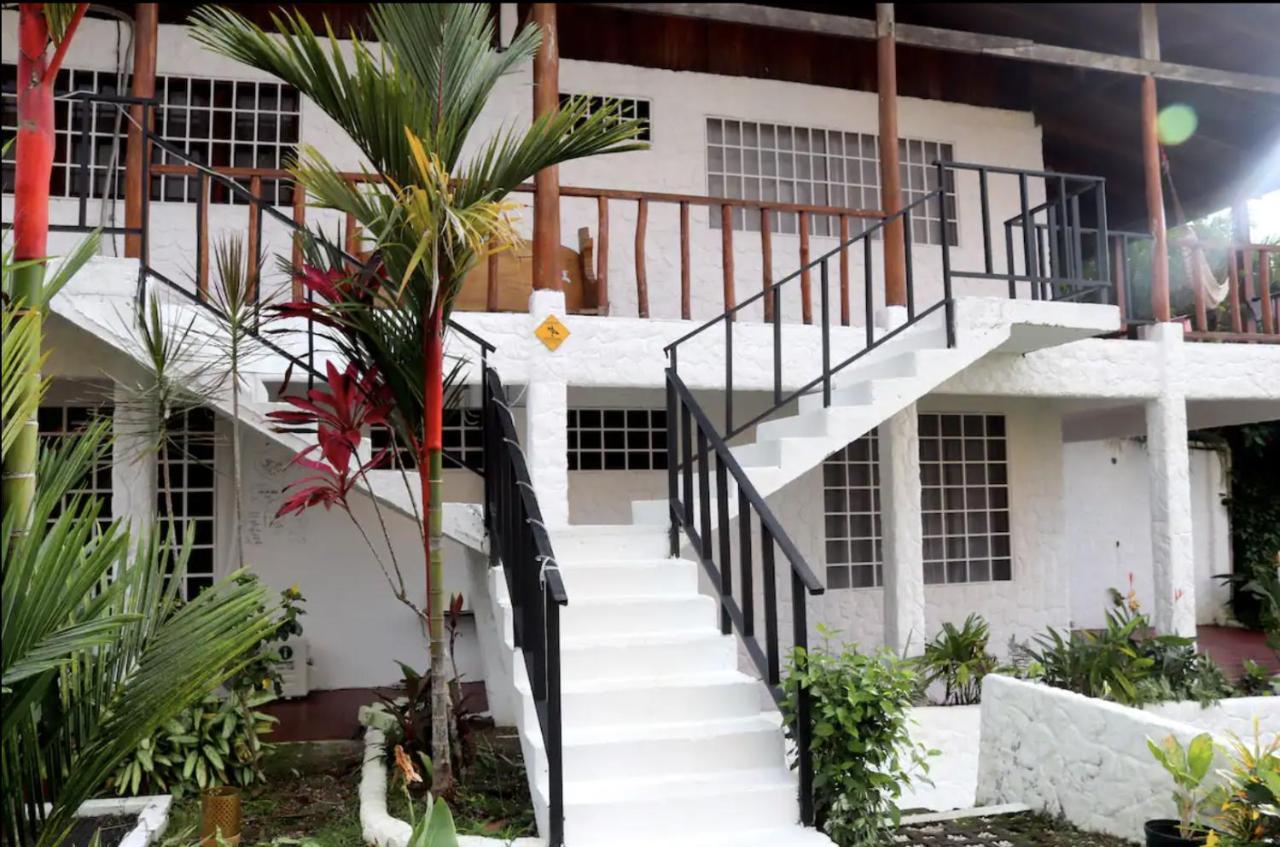 Bed and Breakfast Casa Geraldo à Manuel Antonio Extérieur photo